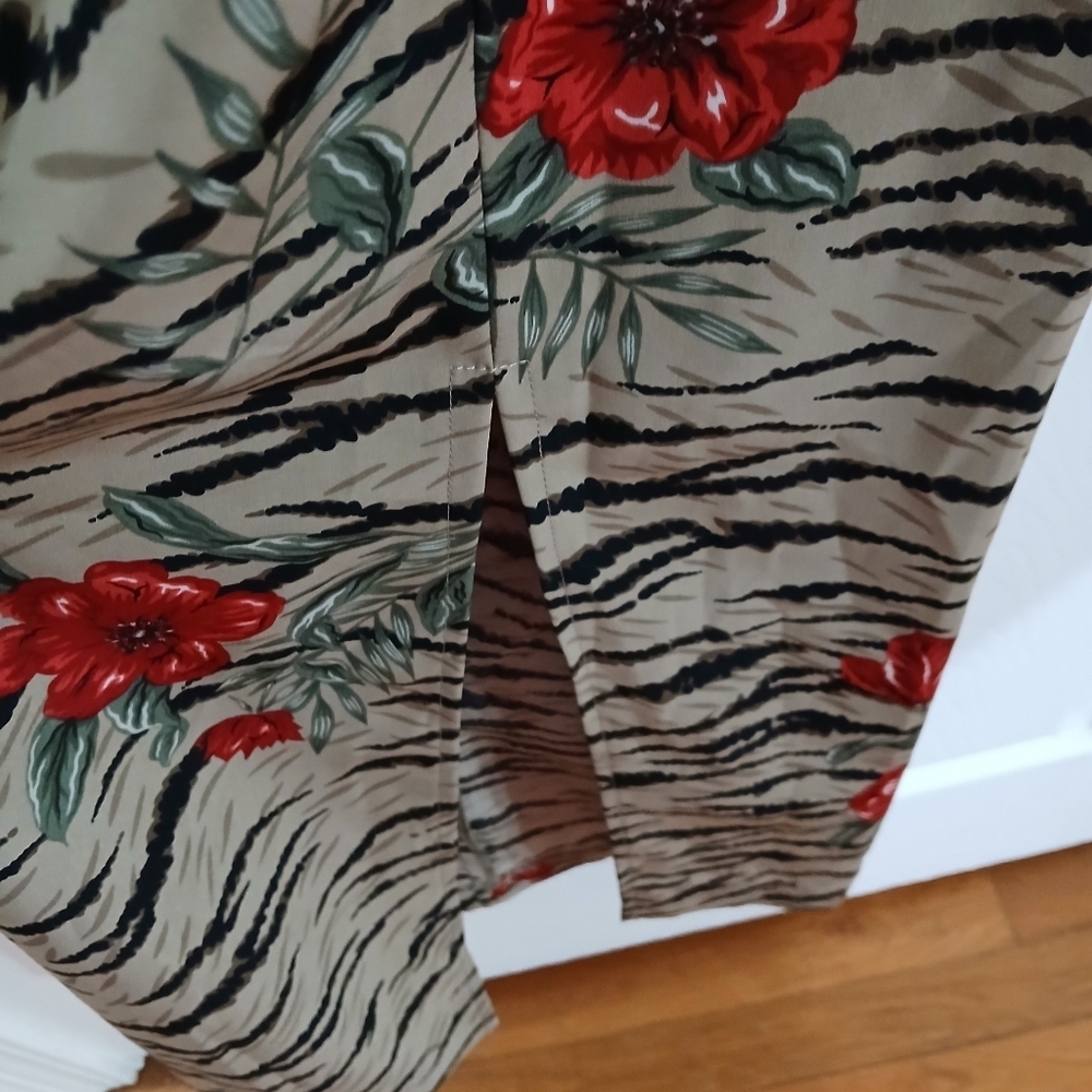 Vintage Zebra Print Sleeveless Dress with Red Floral Accents Midi Cruise Resort - Picture 4 of 6